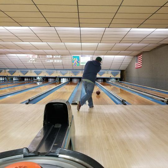 Lakeview Lanes