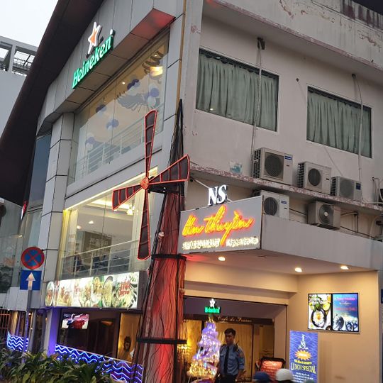 Restaurant Ngoc Suong Marina Boat