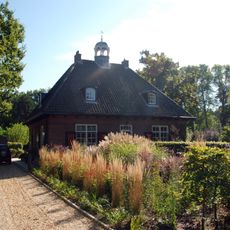 Kantoorgebouw annex dienstwoning