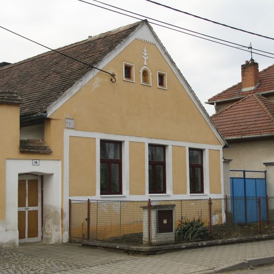 House no 14, Radotice