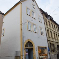 Wohn- und Geschäftshaus