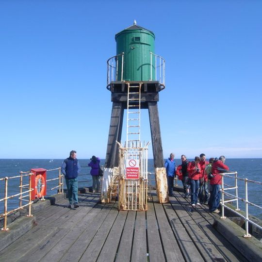 Whitby West Pier beacon