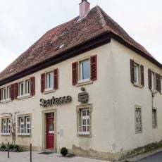Wohnhaus und Sparkasse