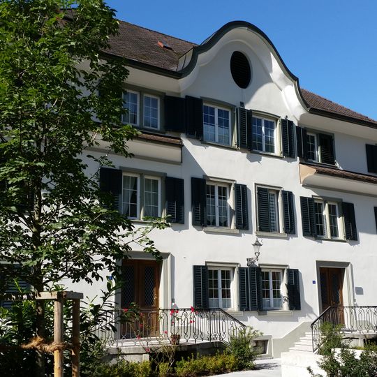 Haus zum Fabrikhof , mit Waschhaus und ehem. Fabrikgebäuden Zingg