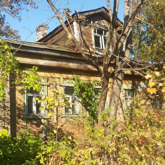 Дом, в котором родился и жил с 1922 по 1926 г. Герой Советского Союза М.Д. Корнилов