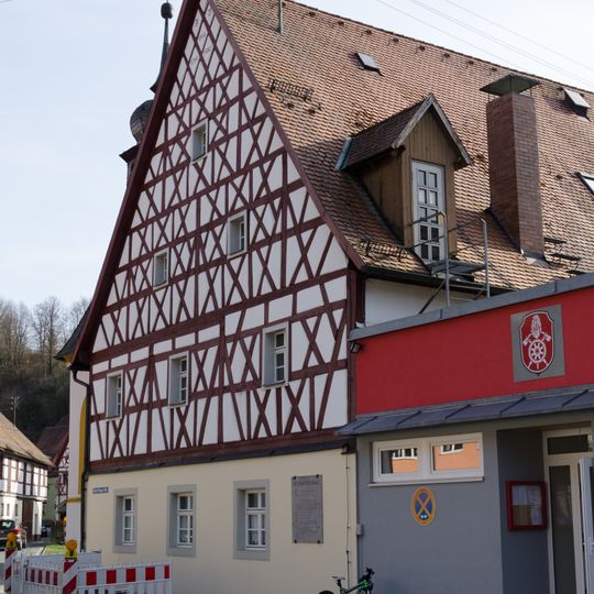 Ehemaliges Hospital, heute katholische Pfarrheim, 1514 durch Eberhard von Rabenstein gestiftet, bis 1969 als Spital genutzt