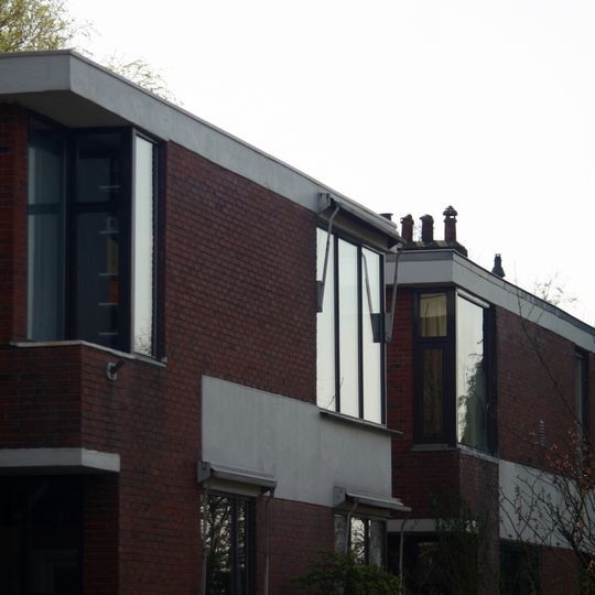 Twee dubbele woonhuizen