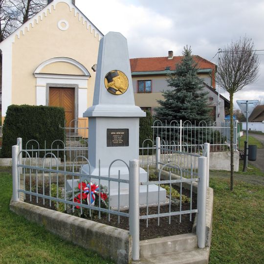 Pomník padlým ve Slaníku