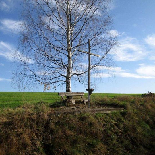 Kříž jihovýchodně od Kaznějova nad Oborskou ulicí