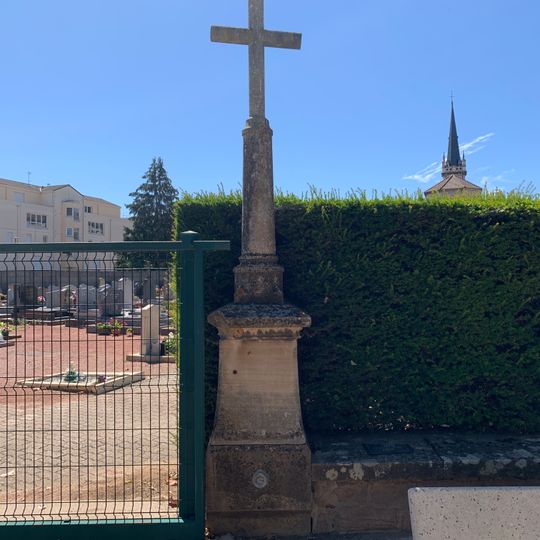 Cemetery cross of Saint-Laurent-sur-Saône