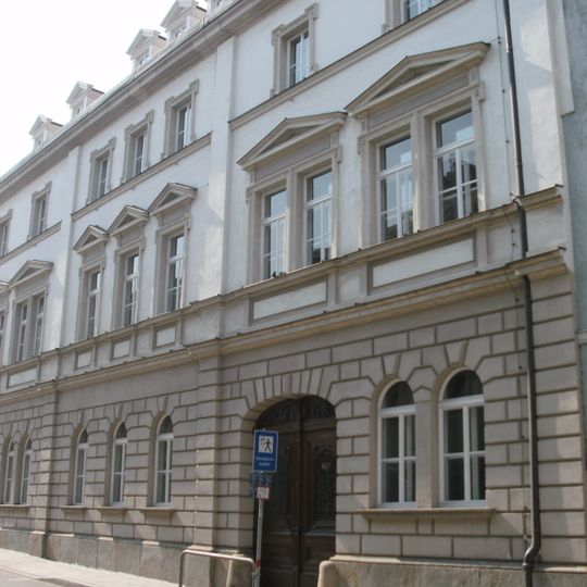 Wohn- und Geschäftshaus, jetzt Realschule der Armen Schulschwestern