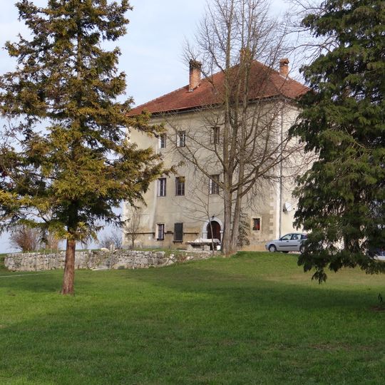 Vrhovo Mansion