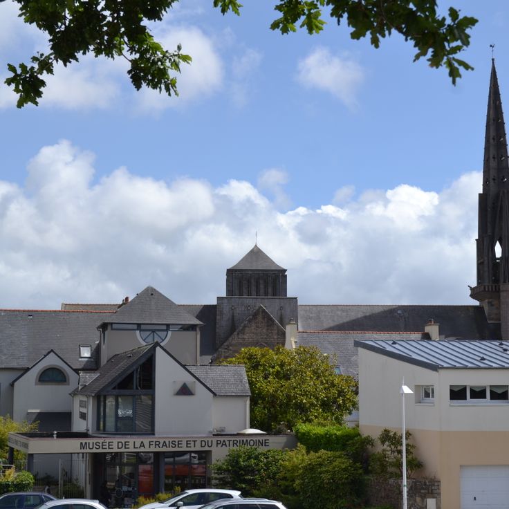 Strawberry and Heritage Museum