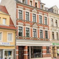 Mietshaus in geschlossener Bebauung St.-Georgen-Straße 11