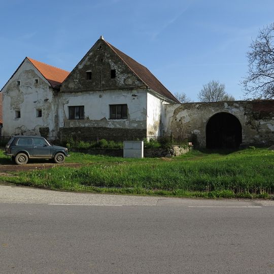 Dva špýchary usedlosti čp. 1