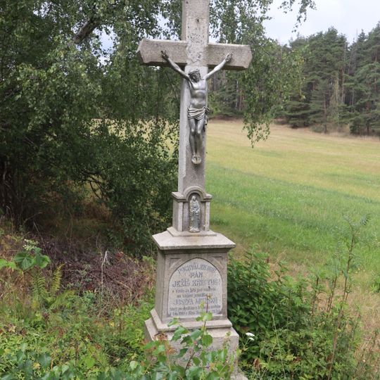 Kříž u cesty východně od Vlčatína