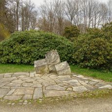 Pomník padlým ve Velkých Losinách v zámeckém parku