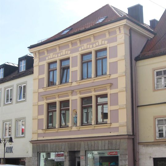 Wohn- und Geschäftshaus