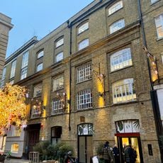 6, Langley Street Wc2