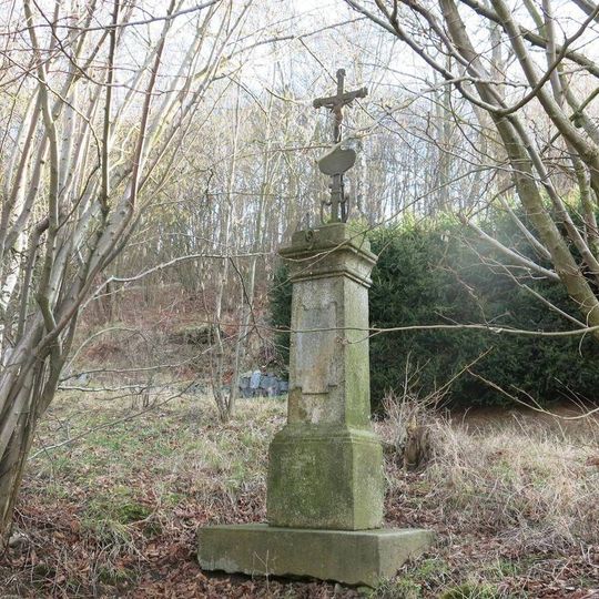 Kříž poblíž domu Karlínská 57 v Dolní Poustevně