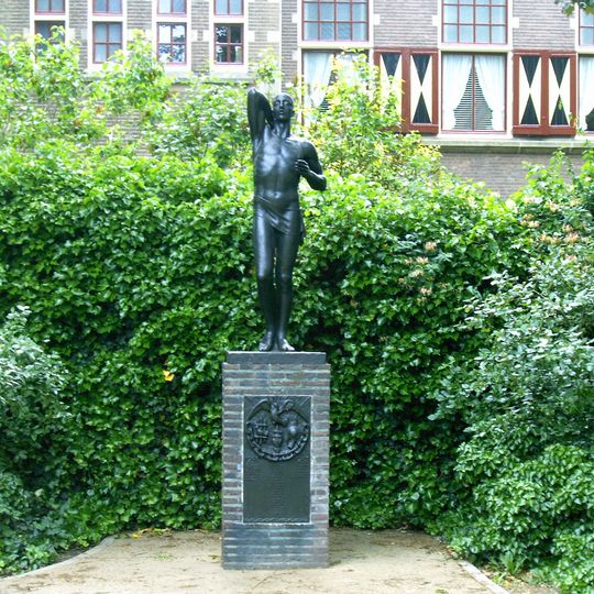 Monument voor de gevallen krijger