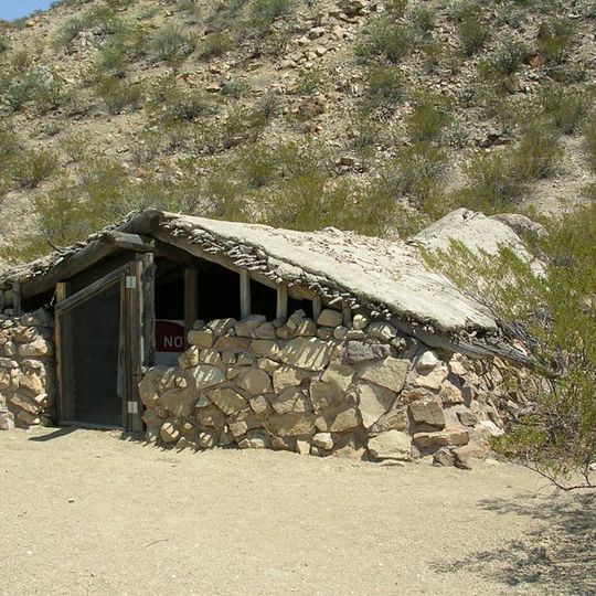 Trinchera Cave Archeological District