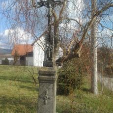 Kříž v Čímicích u křižovatky