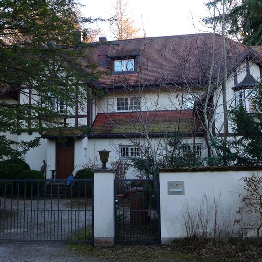 Landhaus und Atelier des dänischen Kunstmalers und Innenarchitekten Charles Frederik Hinné