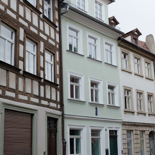 Wohn- und Geschäftshaus