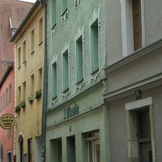 Wohn- und Geschäftshaus