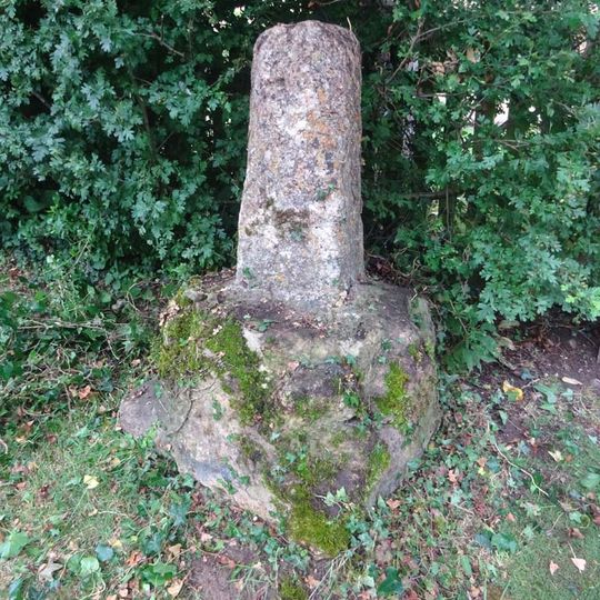 Wayside cross at Aston Magna