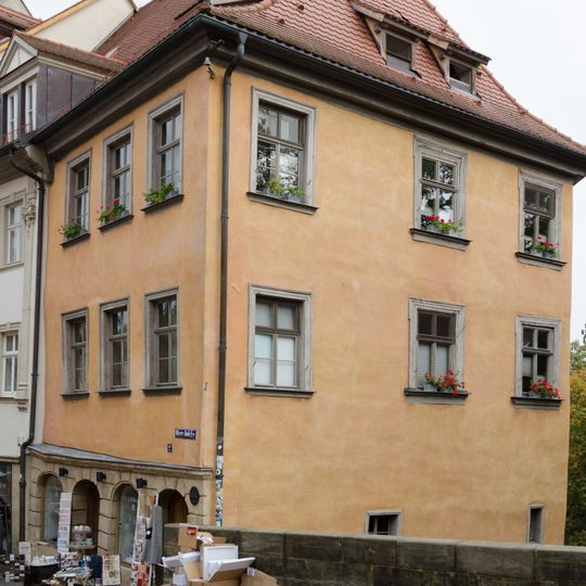 Wohn- und Geschäftshaus