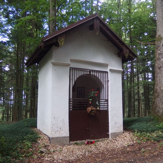 Kaplička svaté Rozálie se třemi hroby rodiny Tressů z Vodokrt