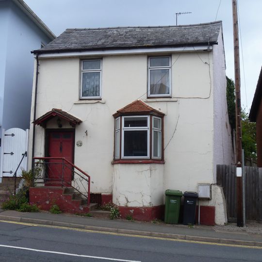 8, Edde Cross Street