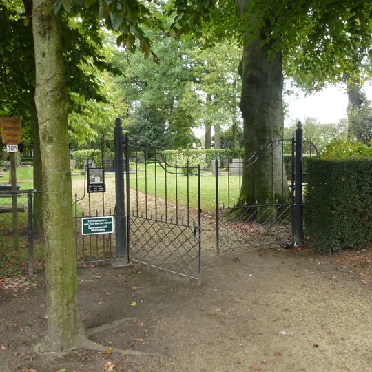Cast iron fence from 1865, placed at the opening of the cemetery
