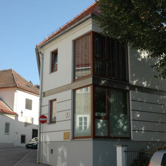 Verwaltungs-/Bürogebäude