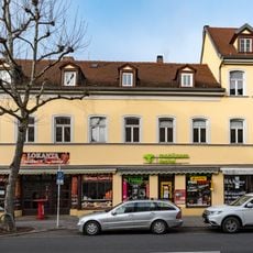 Wohn- und Geschäftshaus