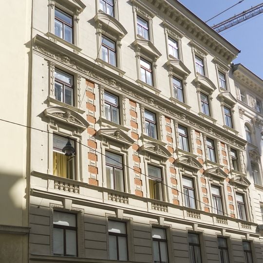 Wohn- und Geschäftshaus