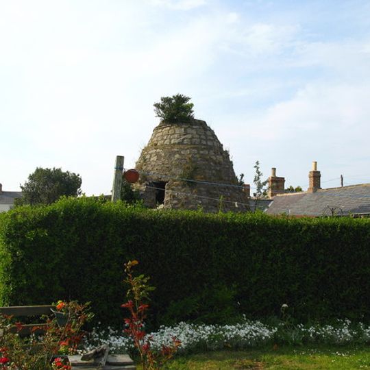 Dovecote at rear of Number 4