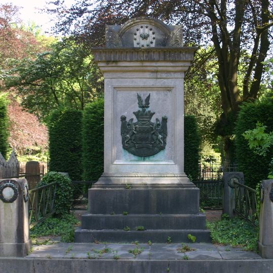 Burial monument of the family Van Reede Ginckel