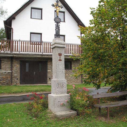 Kříž v Myslovicích u křižovatky