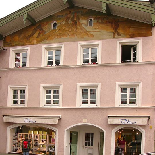 Wohn- und Geschäftshaus