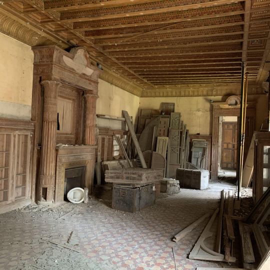 Biblioteca Pública Palacio Infantes Orleáns y Borbón