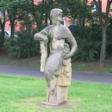 Socha Květinářka v parku Severní Terasa v Ústí nad Labem