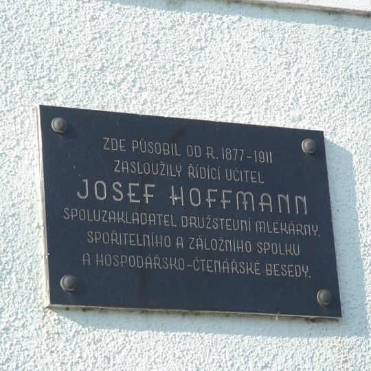 Pamětní deska Josefa Hoffmanna