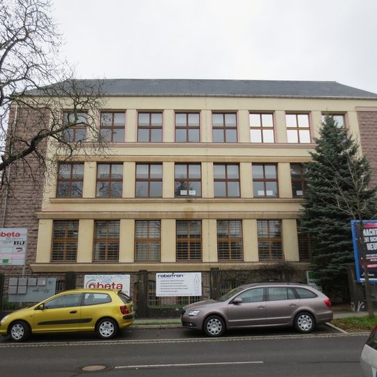 Verwaltungsgebäude mit Vorgarten und Einfriedung Altchemnitzer Straße 52; 54