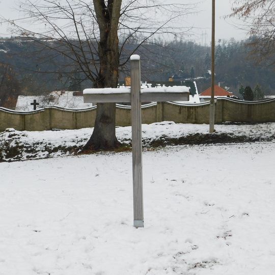 Kříž za kostelem ve Štěchovicích