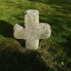 Smírčí kříž I u kostela v Dolním Žandově