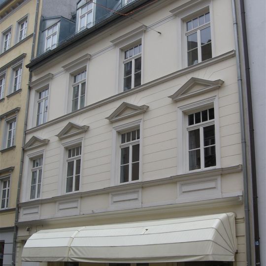 Mietshaus Blütenstr 11 München