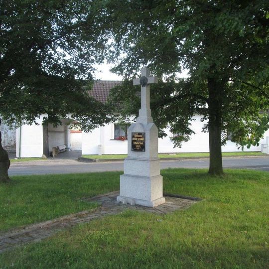 Kříž ve Velkém Boru na křižovatce